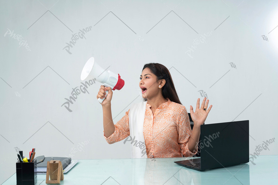 Excited young woman shouting discount offer