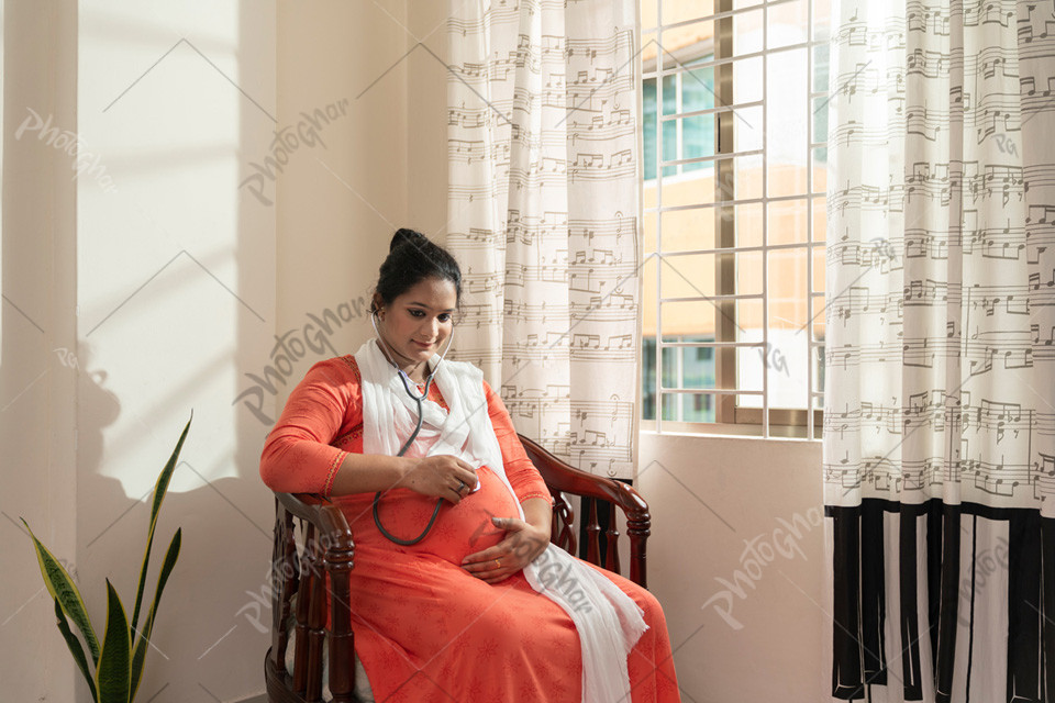 Pregnancy woman feel the baby movement