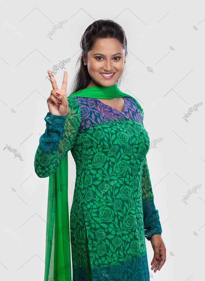 bangladeshi woman showing the victory sign