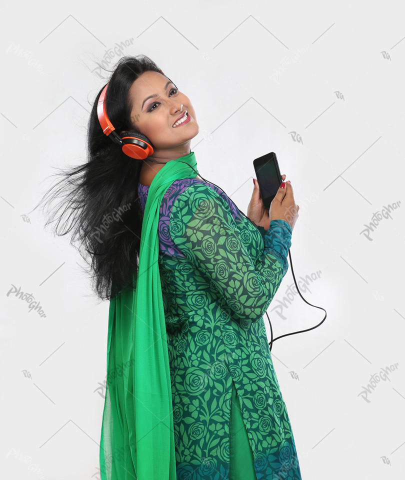 woman listens to music